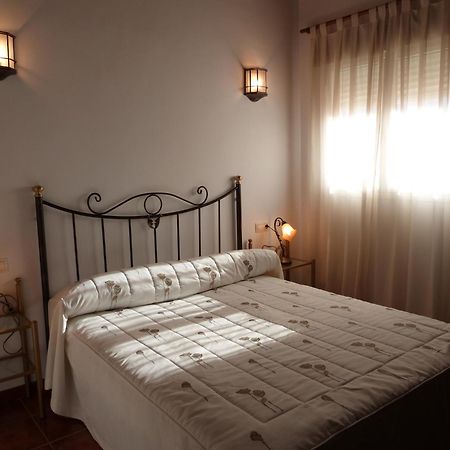 Hostal Restaurante Las Canteras Pedrera Exterior photo