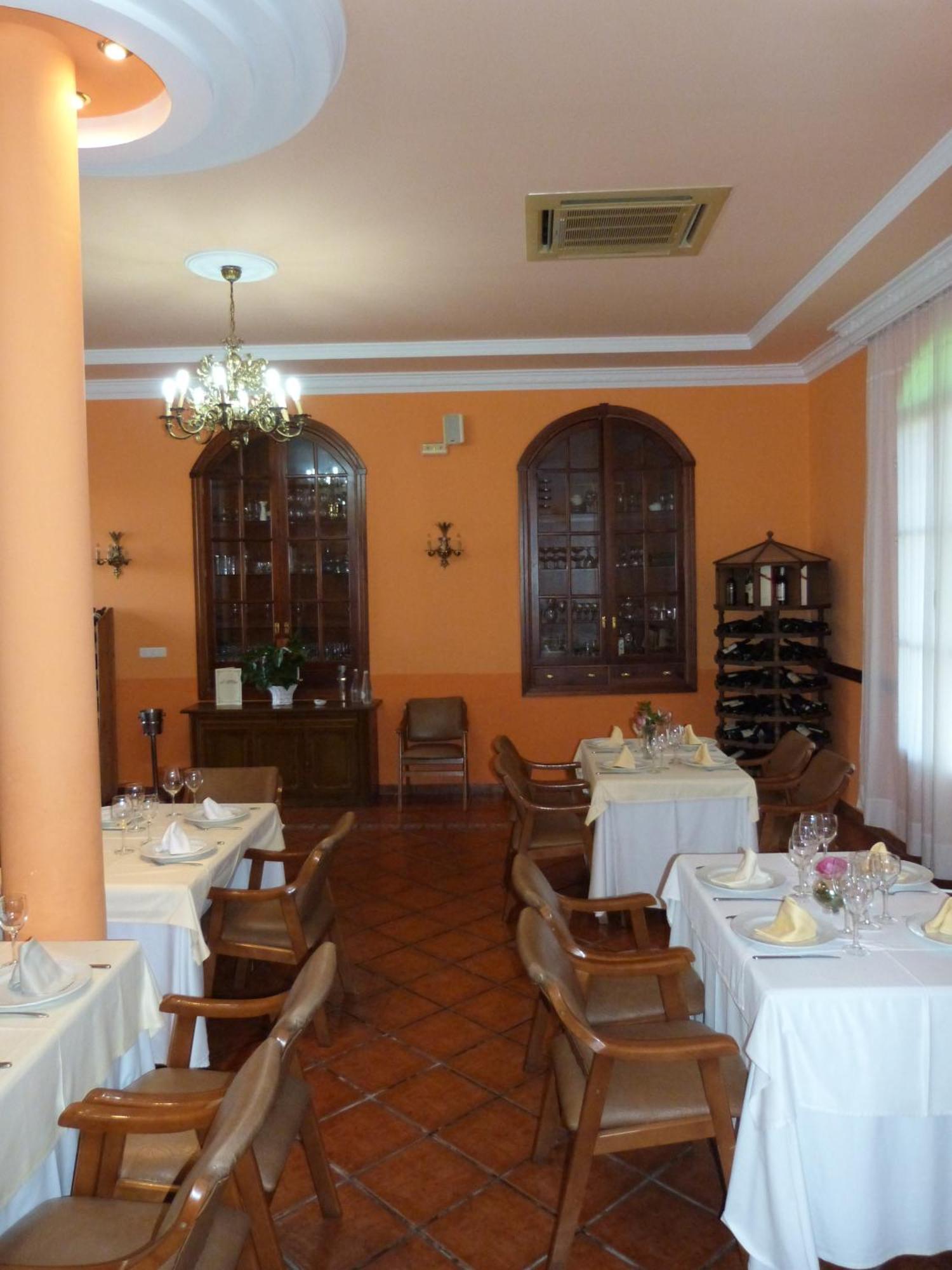 Hostal Restaurante Las Canteras Pedrera Exterior photo